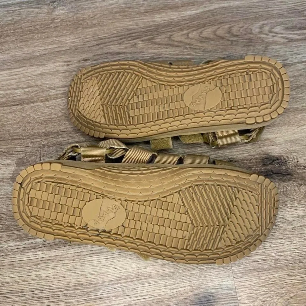 Shaka hiker Gurkha sandals in tan - size 7 mens